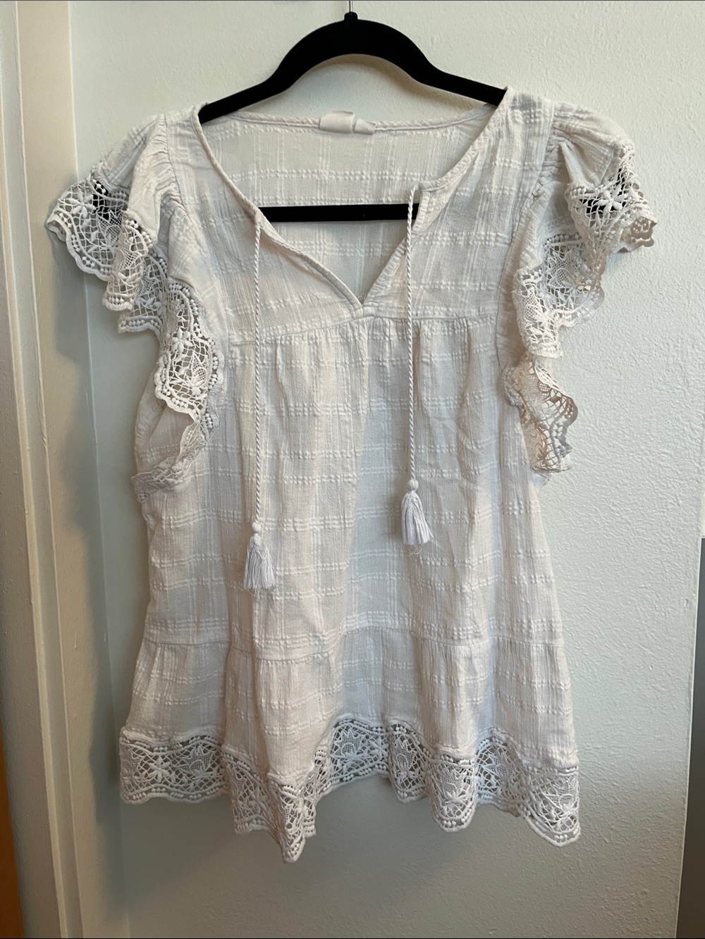 GAP White Lace-Trim Peasant Blouse with Tassel Tie